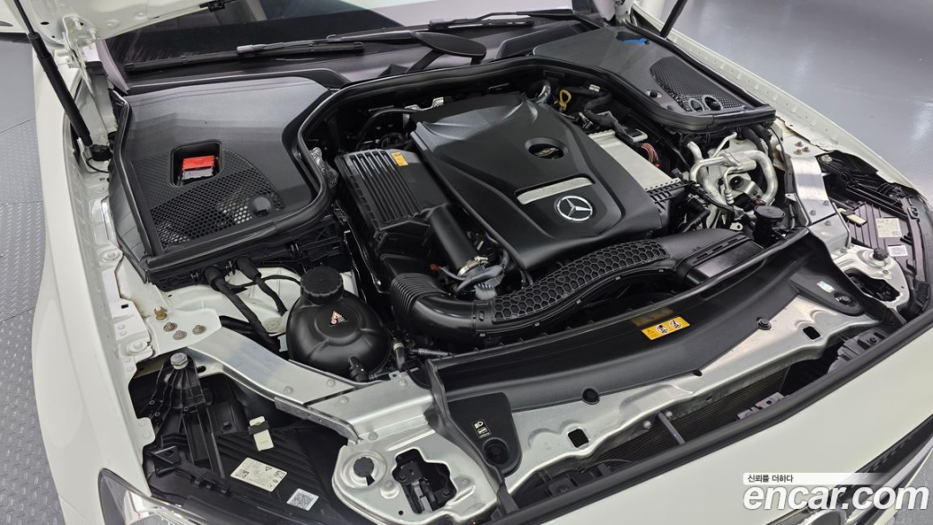 Mercedes-Benz E-Class E250 AMG Line, 2023