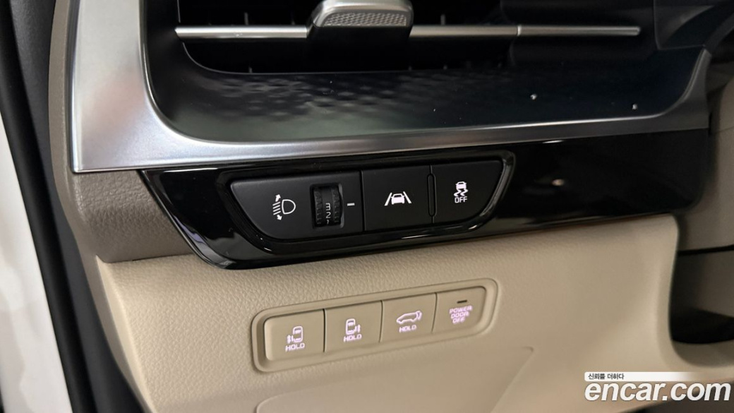 Kia Carnival 9-Seater Hi-Limousine, 2022