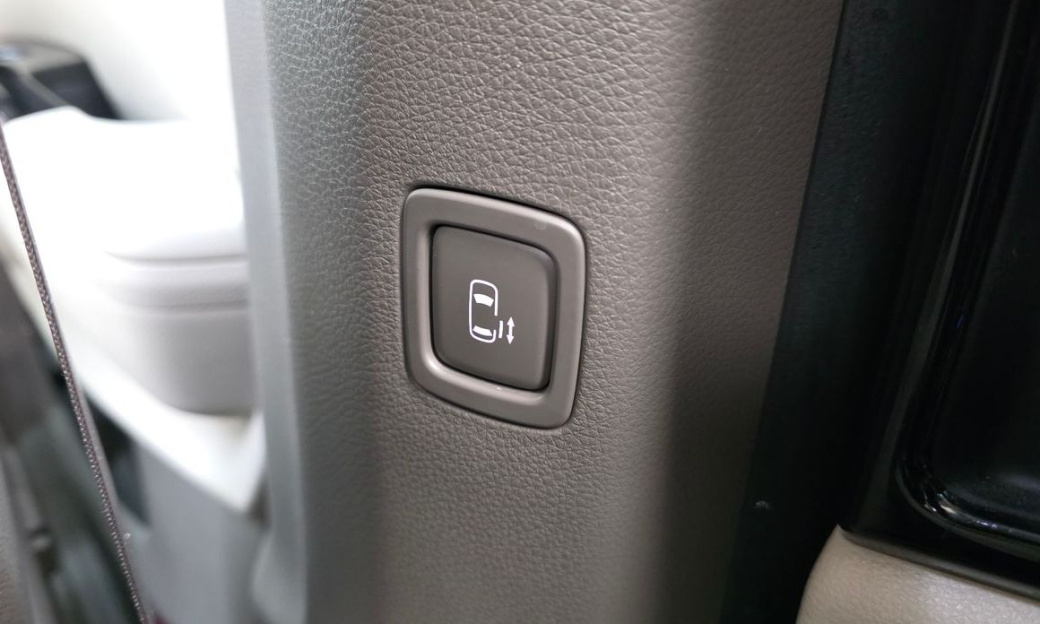 Kia Carnival 9-Seater Noblesse, 2022