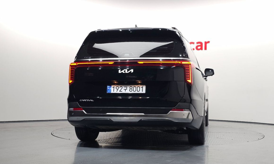 Kia Carnival 9-Seater Signature, 2024