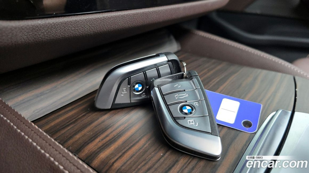 BMW 5-Series 530i xDrive Luxury, 2023