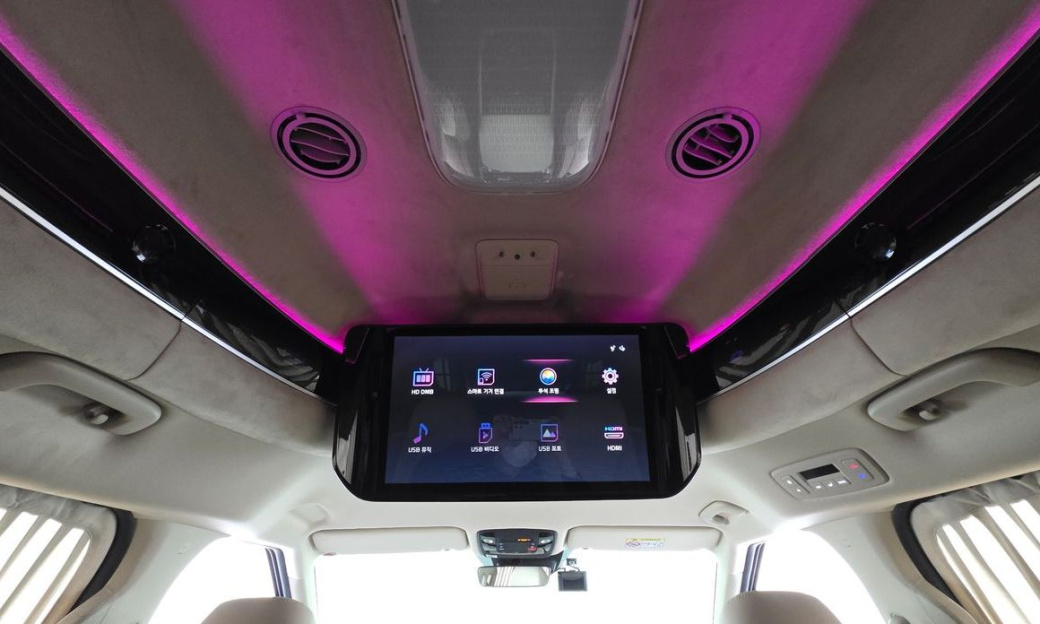 Kia Carnival 7-Seater Hi-Limousine, 2022
