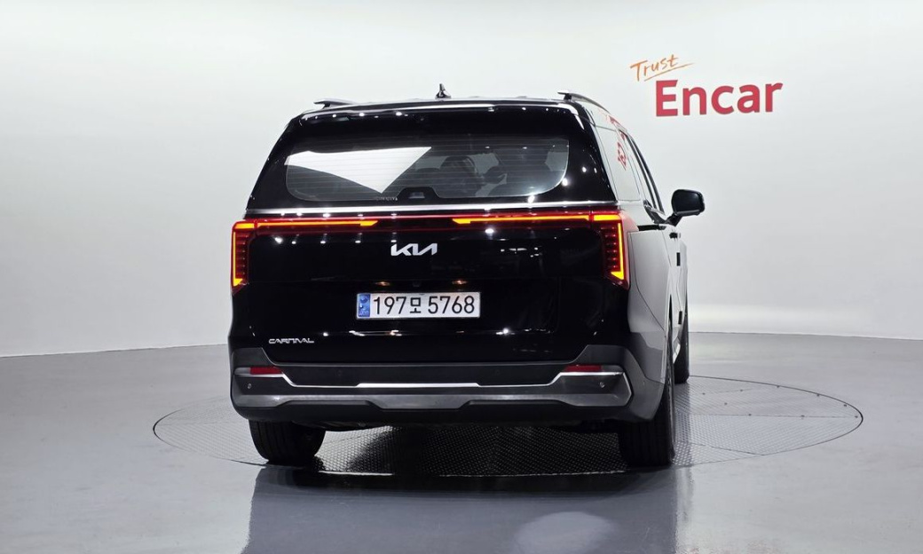 Kia Carnival 9-Seater Signature, 2024
