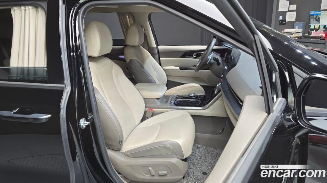 Kia Carnival 7-Seater Hi-Limousine, 2022