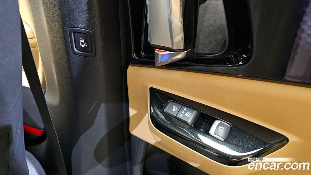 Kia Carnival 7-Seater Signature, 2023