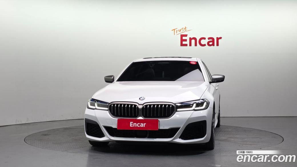 BMW 5-Series M550i xDrive, 2022