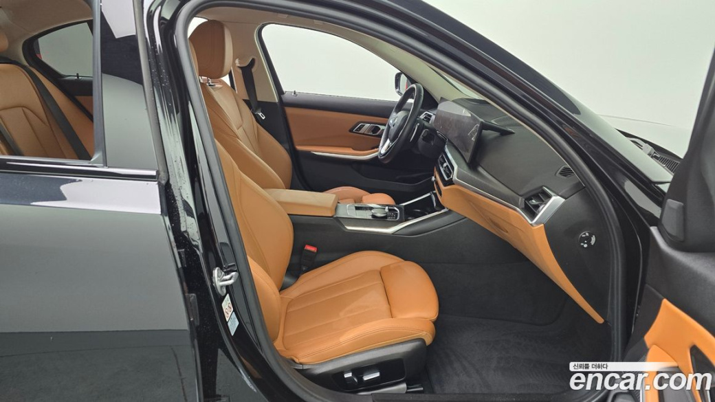 BMW 3-Series 320i, 2023