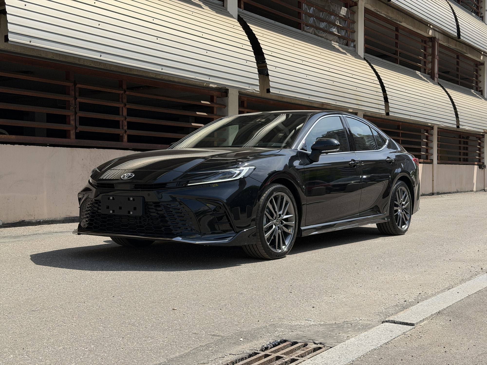 Toyota Camry 2.0 HEV