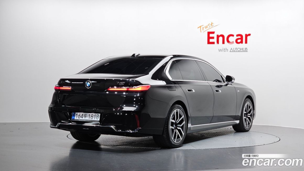 BMW 7-Series 740i xDrive M Sport, 2025