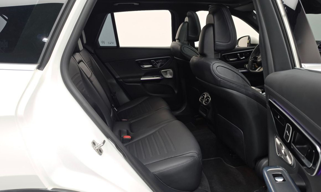 Mercedes-Benz GLC-Class GLC300 4MATIC AMG Line, 2025