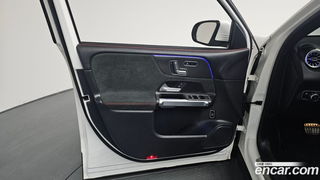 Mercedes-Benz GLB-Class GLB250 4MATIC, 2025