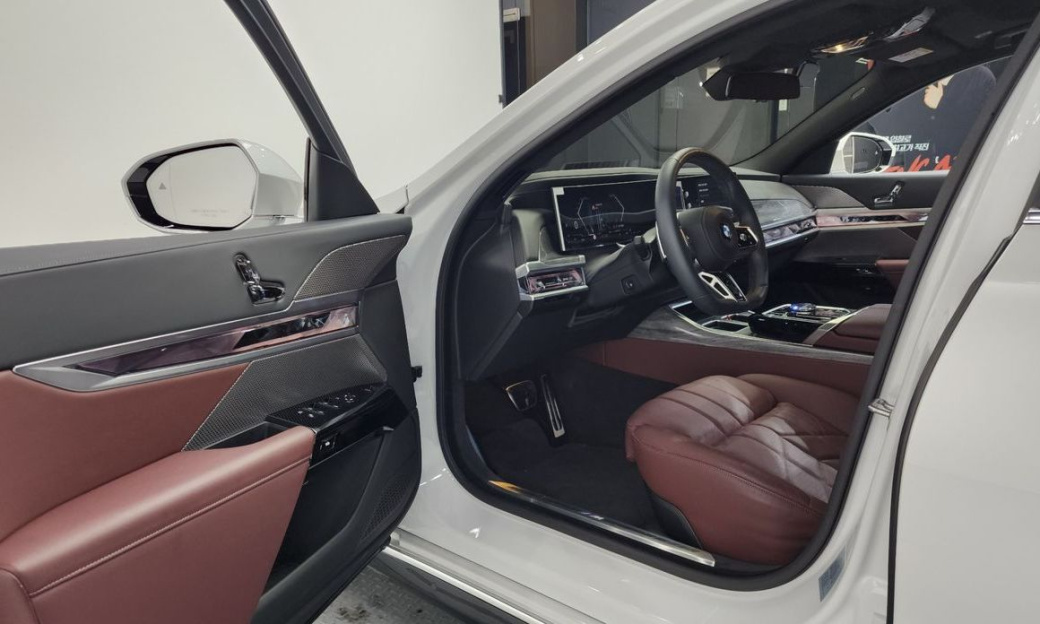 BMW 7-Series 740i xDrive M Sport, 2024