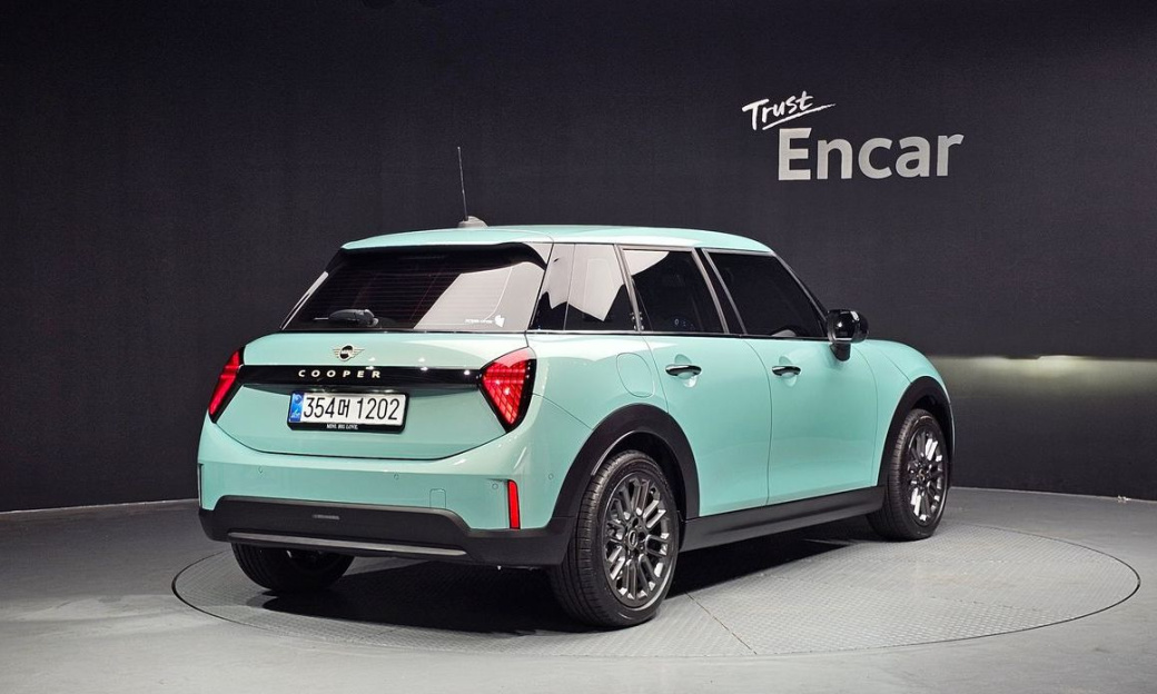 Mini Cooper 5Door Essential, 2025