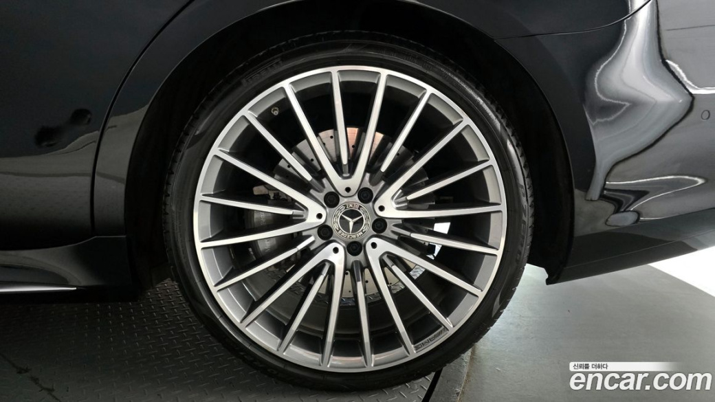 Mercedes-Benz S-Class S500L 4MATIC, 2023