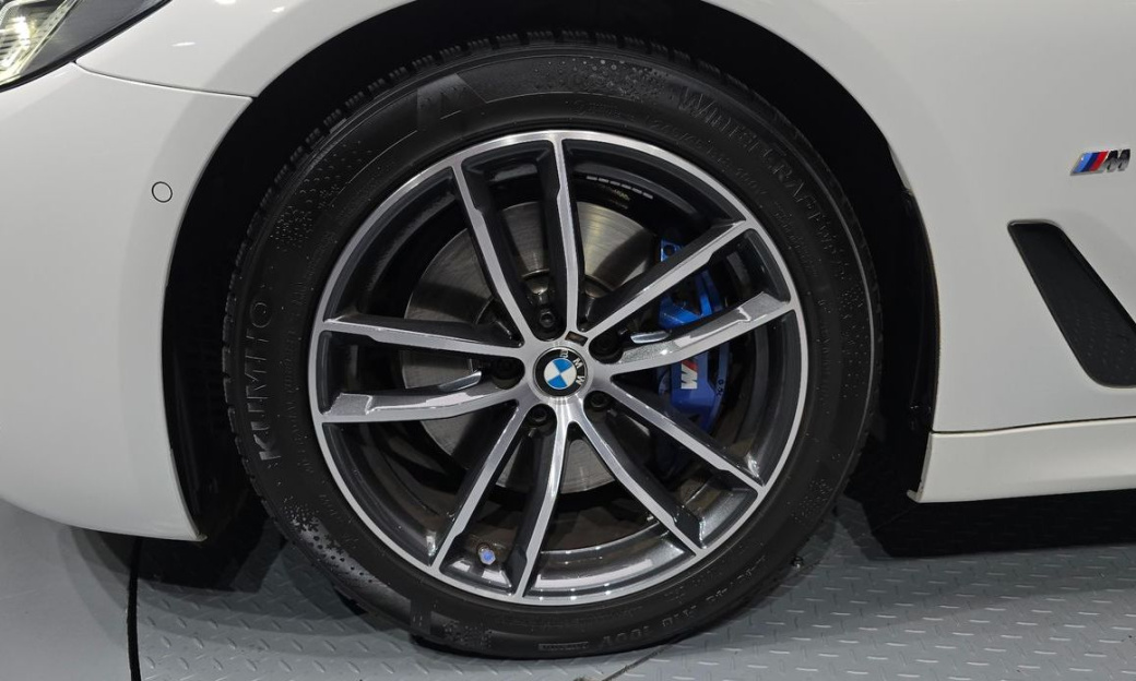 BMW 5-Series 520i M Sport, 2023