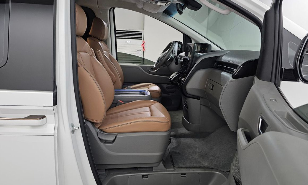 Hyundai Staria 2WD Camping Car, 2024
