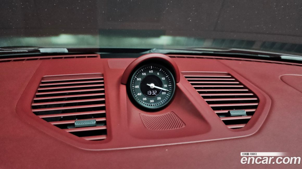 Porsche 911 Carrera 4 GTS, 2023