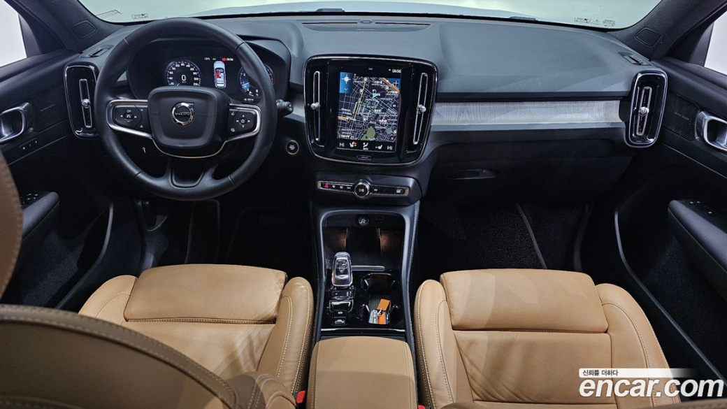 Volvo XC40 B4 Inscription, 2022