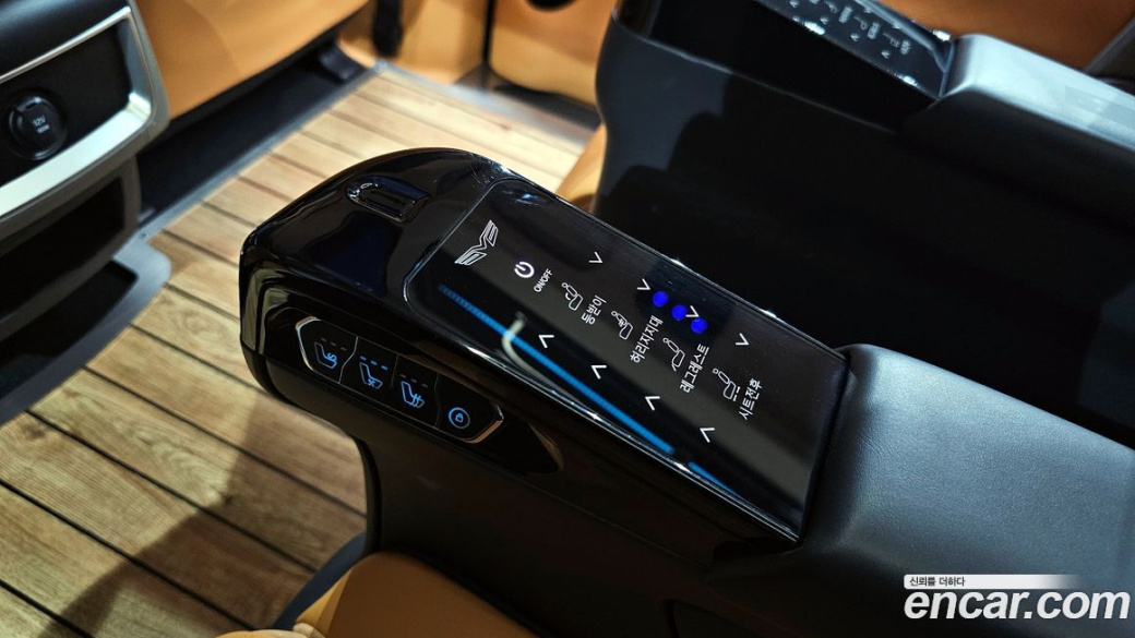 Kia Carnival 9-Seater Hi Limousine (Special Vehicle), 2024