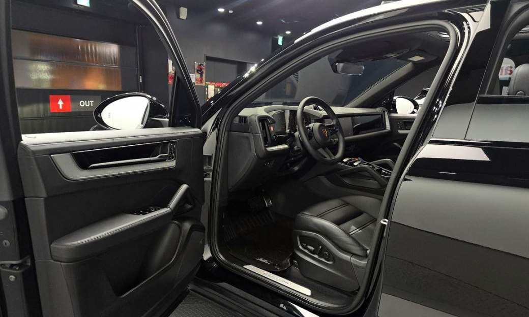 Porsche Cayenne 3.0, 2024