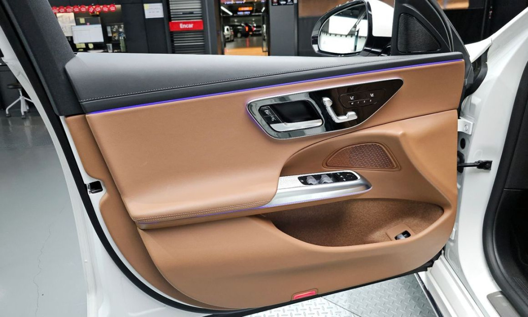 Mercedes-Benz E-Class E220d 4MATIC Exclusive, 2024