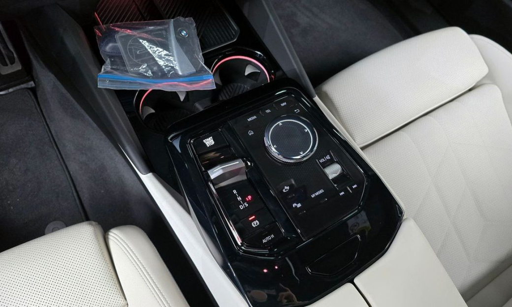 BMW 5-Series 520i M Sport, 2025