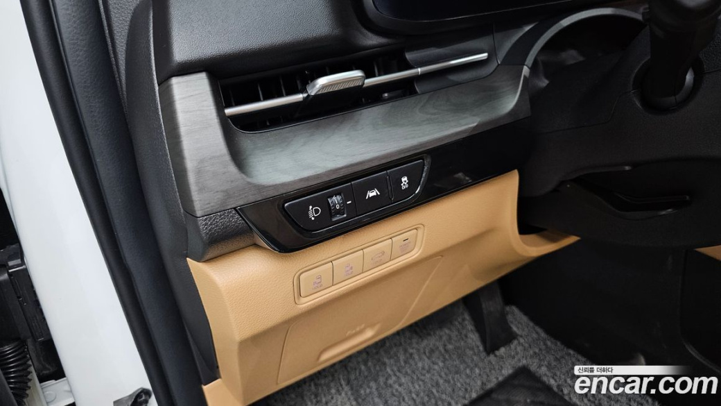 Kia Carnival 9-Seater Signature, 2023