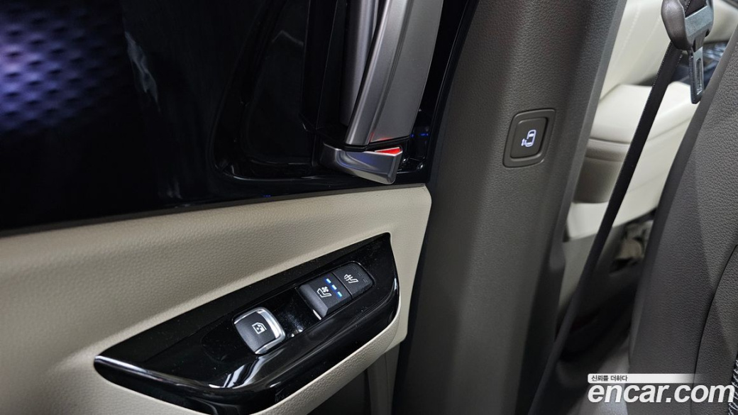Kia Carnival 9-Seater Hi-Limousine, 2022