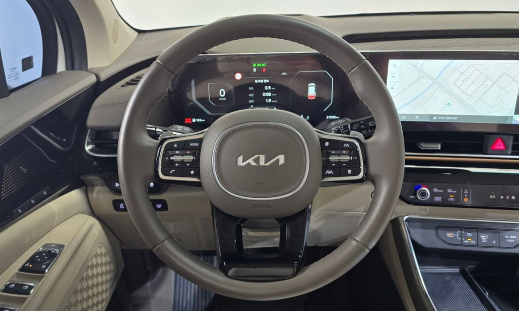 Kia Carnival 7-Seater Signature, 2024