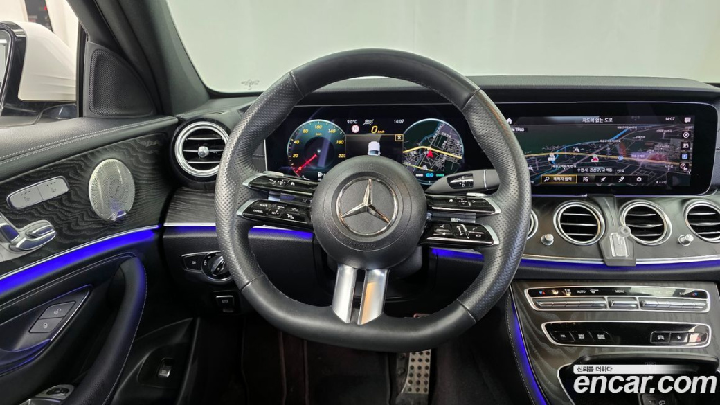 Mercedes-Benz E-Class E220d 4MATIC AMG Line, 2023
