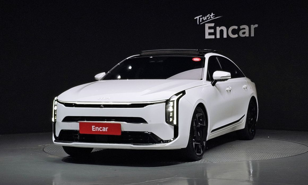 Kia K8 2.5 Gasoline 2WD, 2025