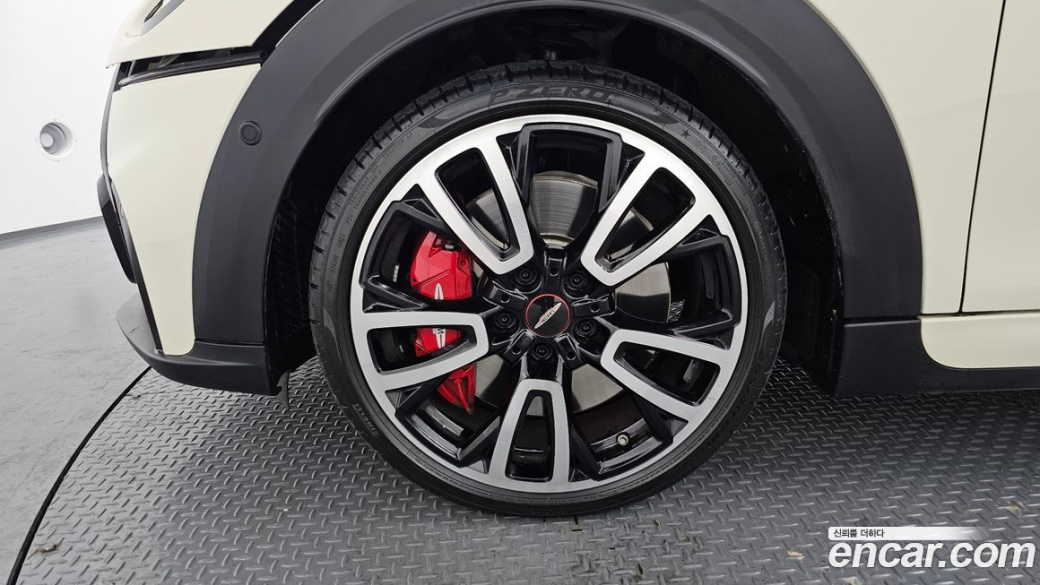 Mini Cooper JCW, 2022