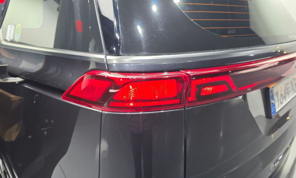 Kia Carnival 7-Seater Outdoor, 2022