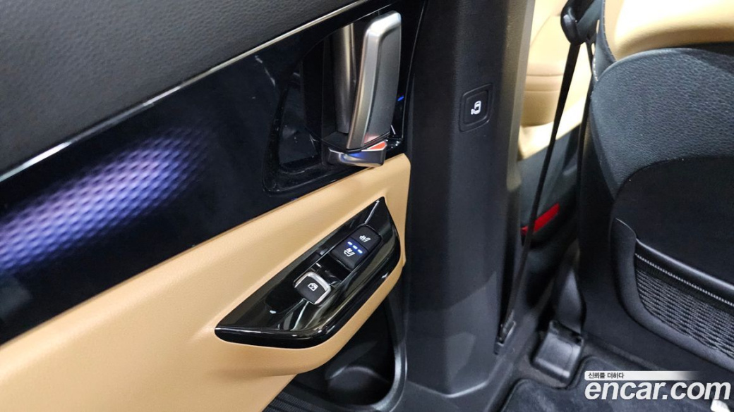 Kia Carnival 7-Seater Signature, 2023