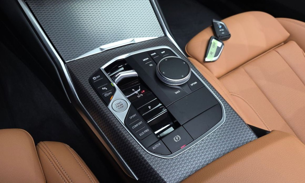 BMW 3-Series 320i M Sport, 2023