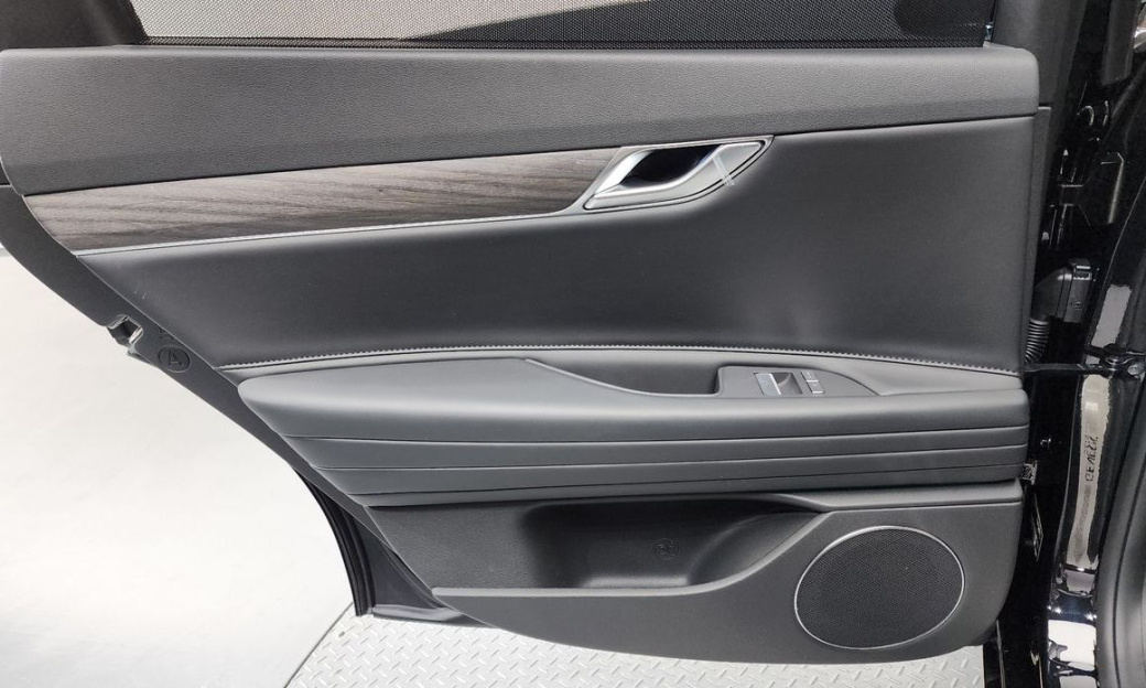 Genesis G80 Gasoline 2.5 Turbo AWD, 2025