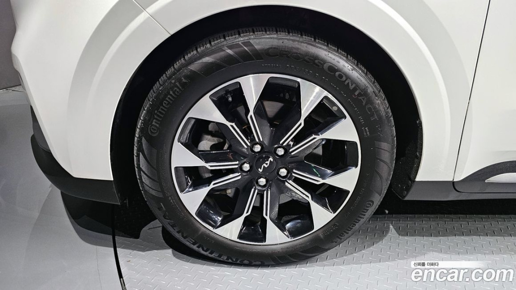 Kia Carnival 7-Seater Signature, 2023