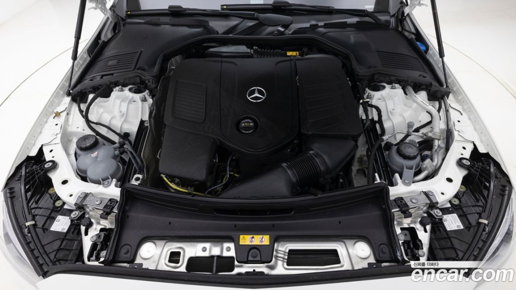 Mercedes-Benz C-Class C200 4MATIC Avantgarde, 2025