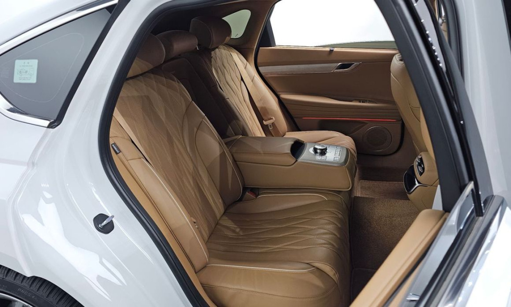 Genesis G80 Gasoline 2.5 Turbo AWD, 2025