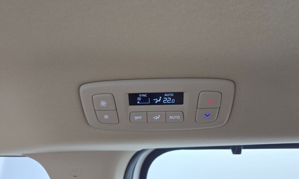 Kia Carnival 9-Seater Signature, 2023