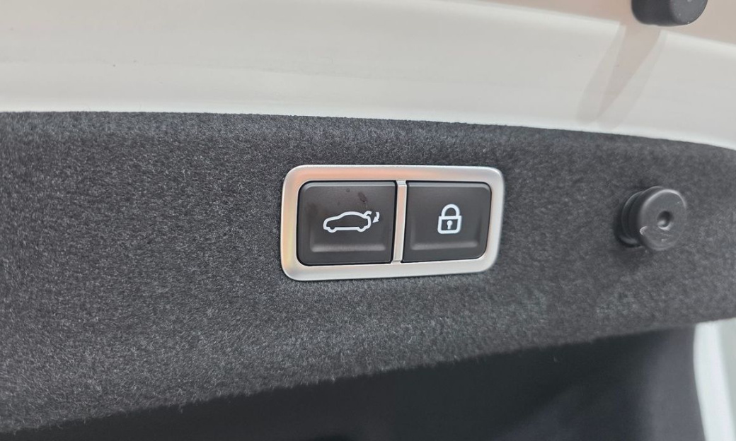 Genesis G70 Gasoline 2.0T 4WD, 2022