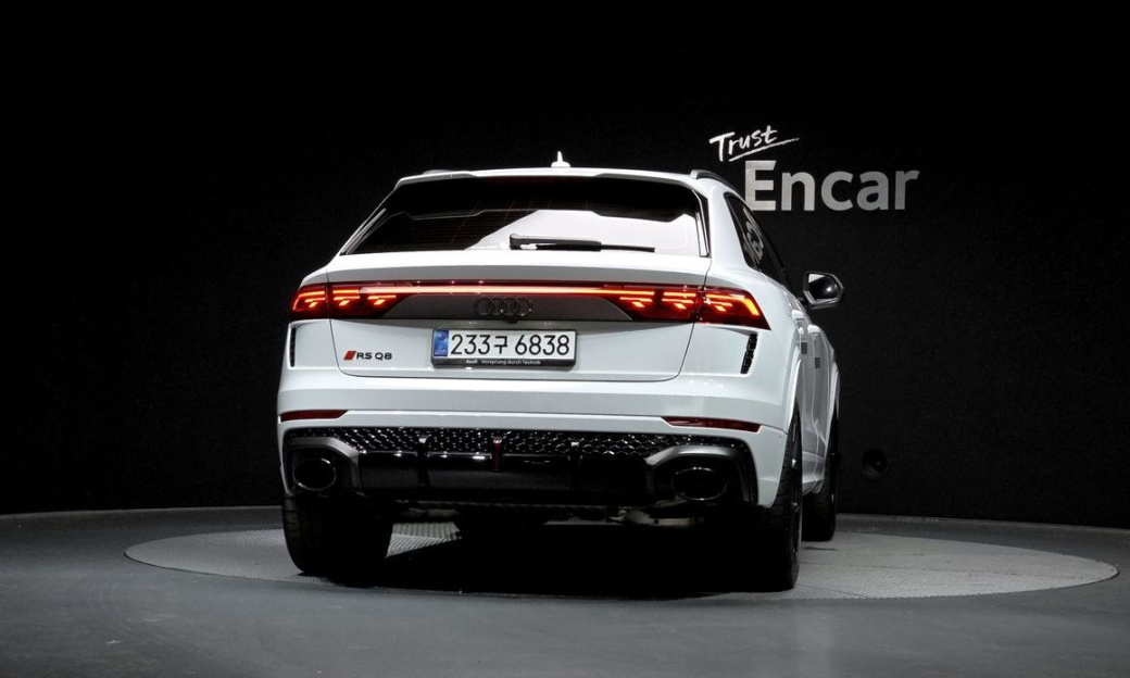 Audi RSQ8 4.0 TFSI Quattro Performance, 2025