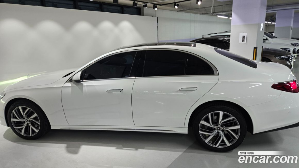 Mercedes-Benz E-Class E220d 4MATIC Exclusive, 2025