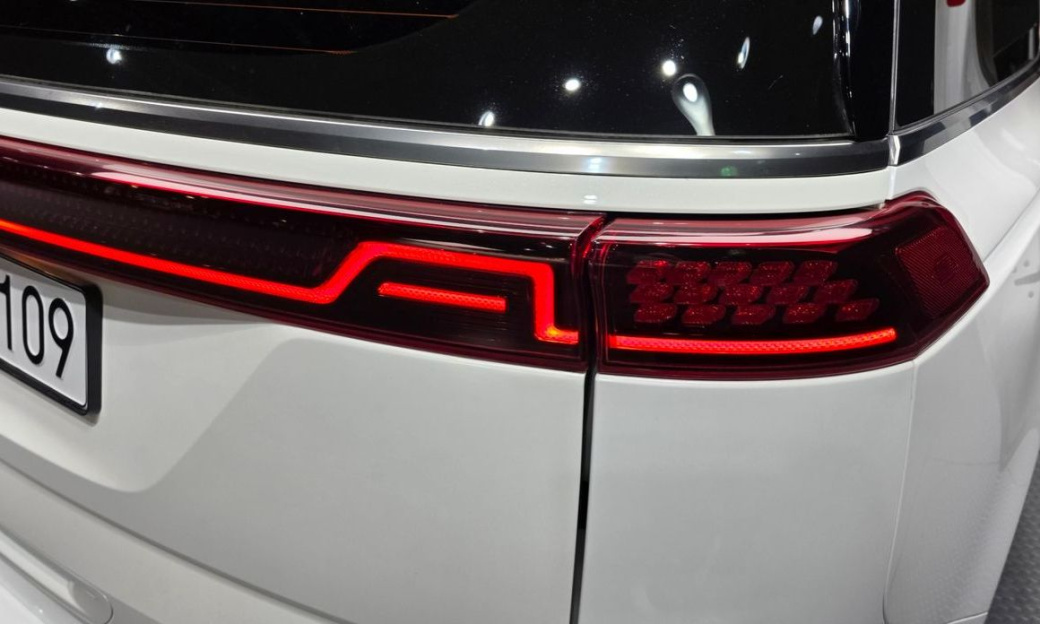 Kia Carnival 7-Seater Signature, 2023