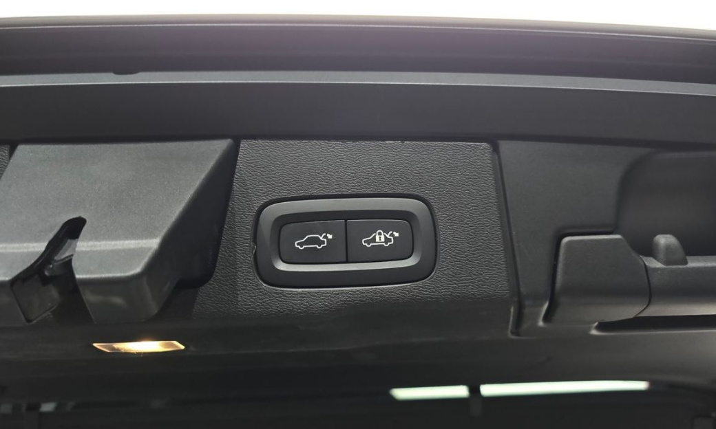 Volvo XC60 B5 Ultimate Bright, 2023