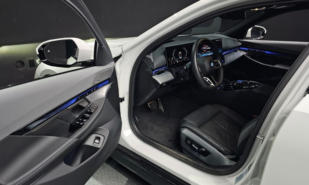BMW 5-Series 530i xDrive M Sport, 2025