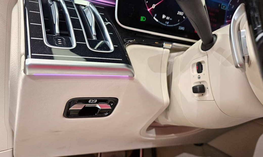 Mercedes-Benz S-Class Maybach S580 4MATIC, 2024