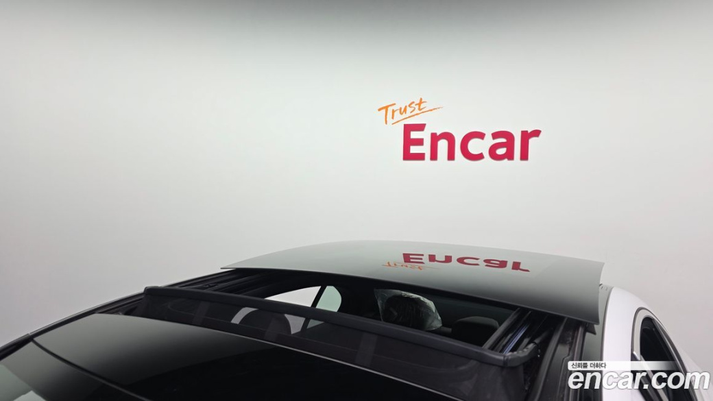Mercedes-Benz C-Class C200 AMG Line, 2025
