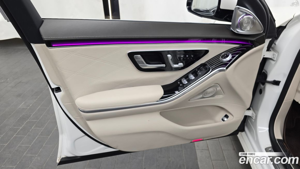 Mercedes-Benz S-Class Maybach S580 4MATIC, 2023