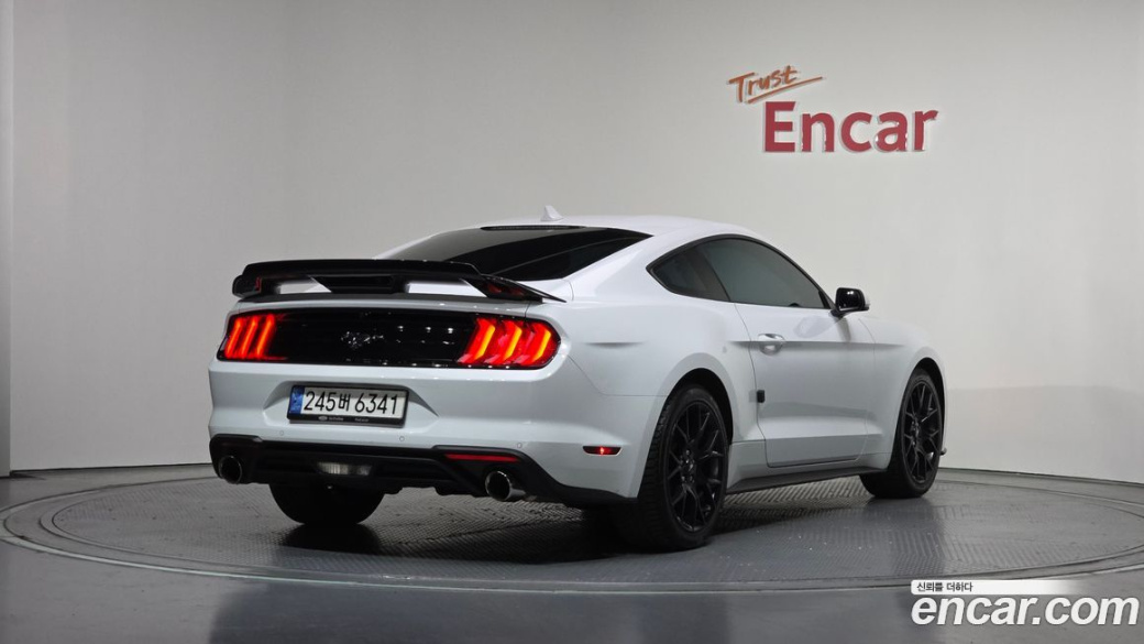 Ford Mustang Coupe, 2023